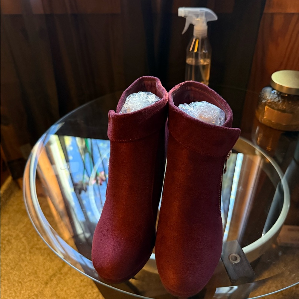 Elegant Burgundy Ankle Boots